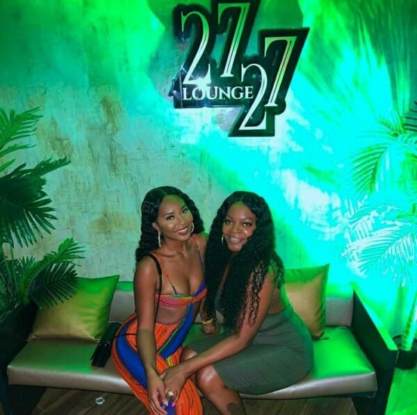 Lounge 27 27